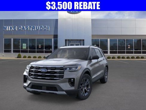 New 2026 Ford Explorer Active w/ Active Comfort Package image 2