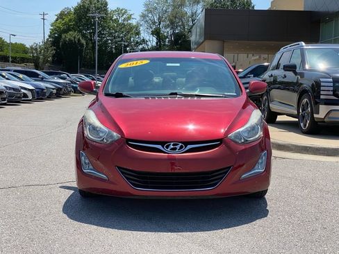 Used 2015 Hyundai Elantra SE w/ Option Group 02 FWD image 2