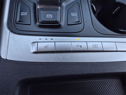 Used 2025 Kia Carnival image 41