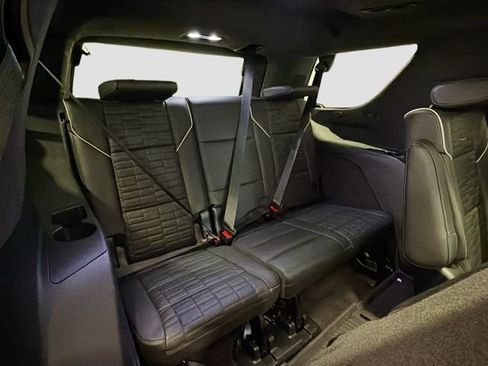 Certified 2022 Cadillac Escalade Sport Platinum w/ Heavy-Duty Trailer Package image 27