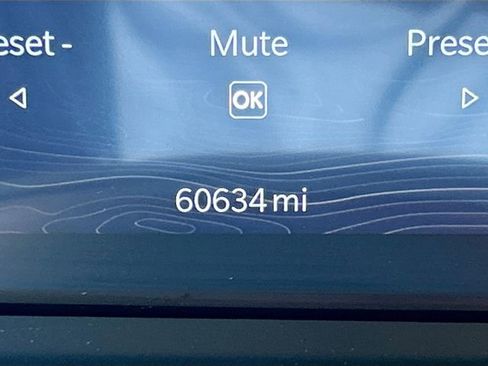 Used 2023 Jeep Grand Cherokee L Laredo RWD image 9