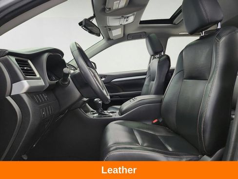 Used 2016 Toyota Highlander XLE AWD/4WD image 11
