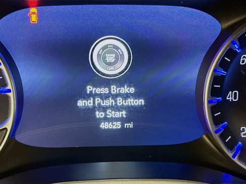 Used 2024 Chrysler Pacifica Touring-L image 19