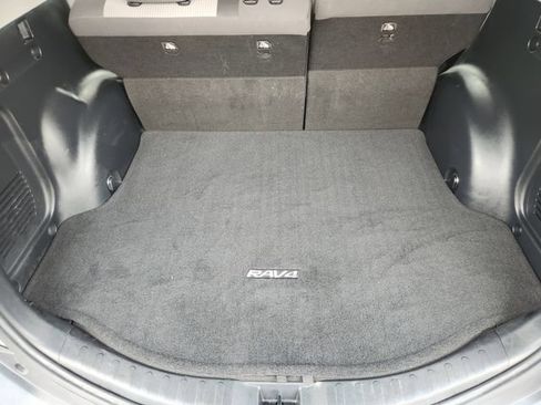 Used 2015 Toyota RAV4 LE FWD image 26