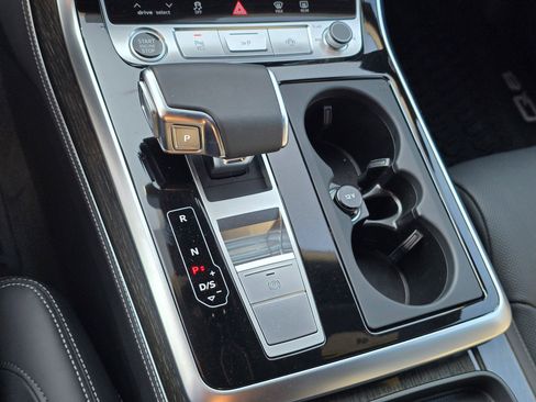 Certified 2025 Audi Q8 Prestige AWD/4WD image 21
