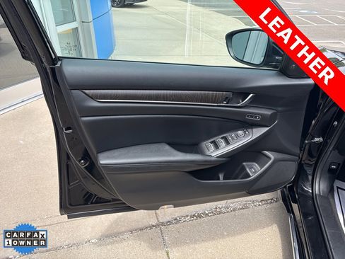 Used 2022 Honda Accord EX-L image 11