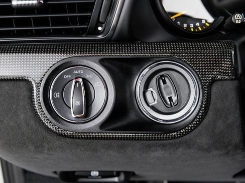 Used 2018 Porsche 911 GT2 RS image 29