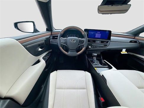 New 2025 Lexus ES 350 Ultra Luxury image 17