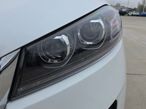 Used 2019 Kia Sorento LX image 9