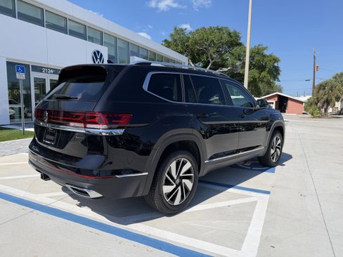 New 2026 Volkswagen Atlas SEL image 3