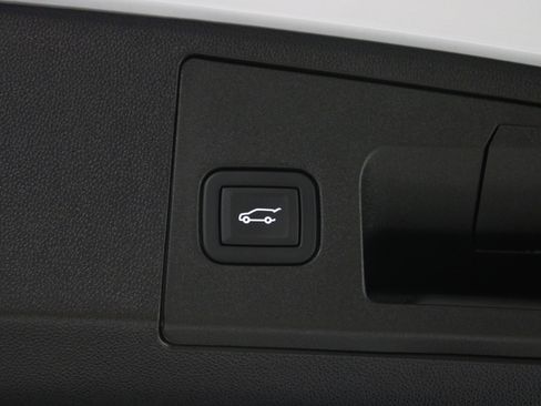 Used 2024 Cadillac XT4 Sport image 15