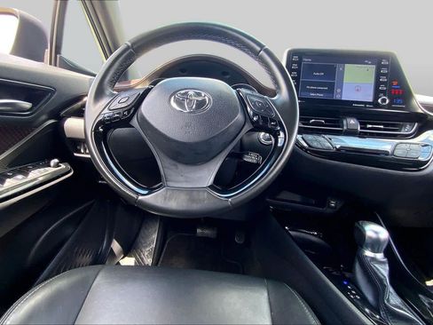 Used 2019 Toyota C-HR Limited FWD image 6