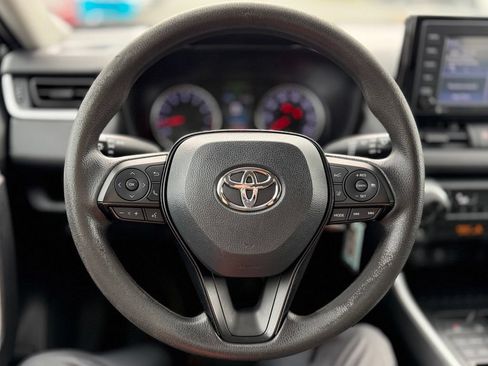 Used 2021 Toyota RAV4 LE AWD/4WD image 11