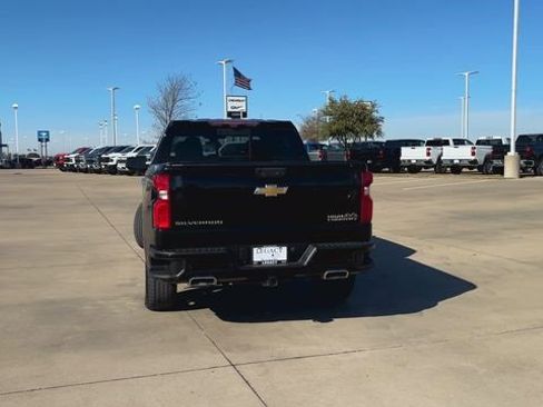 Used 2022 Chevrolet Silverado 1500 High Country w/ Technology Package image 7