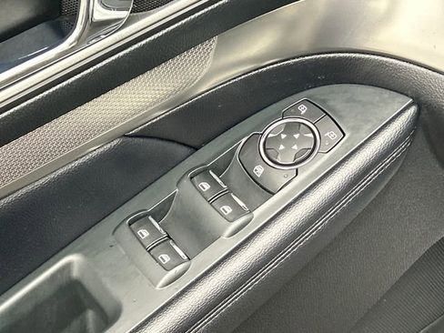 Used 2017 Ford Explorer XLT AWD/4WD image 12