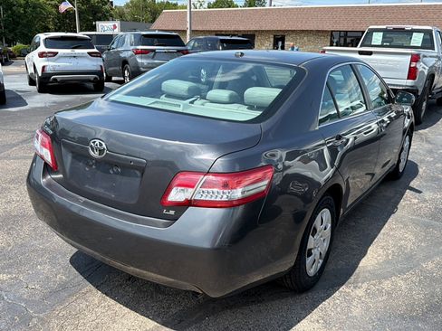 Used 2011 Toyota Camry LE FWD image 7
