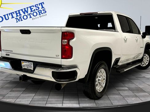 Used 2022 Chevrolet Silverado 2500 LT w/ Convenience Package image 6