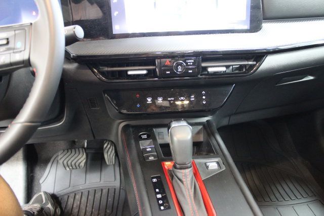 Used 2026 Nissan Kicks SR FWD image 20