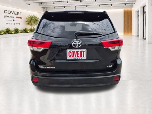 Used 2017 Toyota Highlander XLE FWD image 9