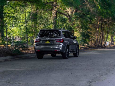 Used 2021 INFINITI QX80 Premium Select w/ All-Season Package RWD image 45