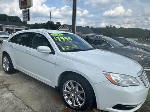 Used 2013 Chrysler 200 Touring image 3