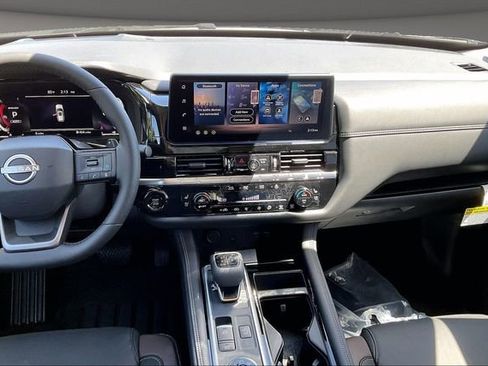 New 2026 Nissan Pathfinder Platinum AWD/4WD image 6