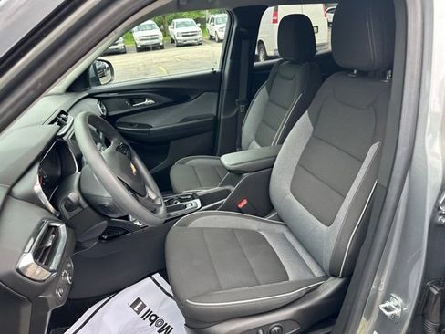 Used 2023 Chevrolet TrailBlazer LT FWD image 11