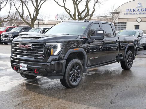 Used 2025 GMC Sierra 2500 AT4 w/ AT4 Premium Plus Package AWD/4WD image 4