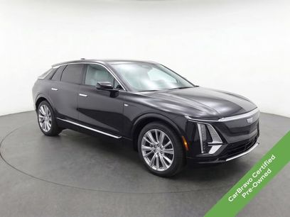 Used 2025 Cadillac Optiq Luxury 1