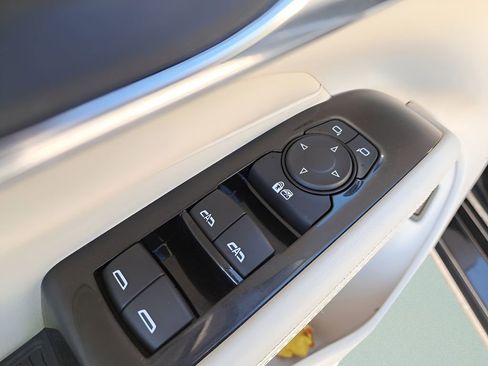 Used 2023 Cadillac CT4 Luxury w/ Cold Weather Package image 14