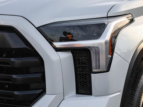 Used 2024 Toyota Tundra Limited AWD/4WD image 21