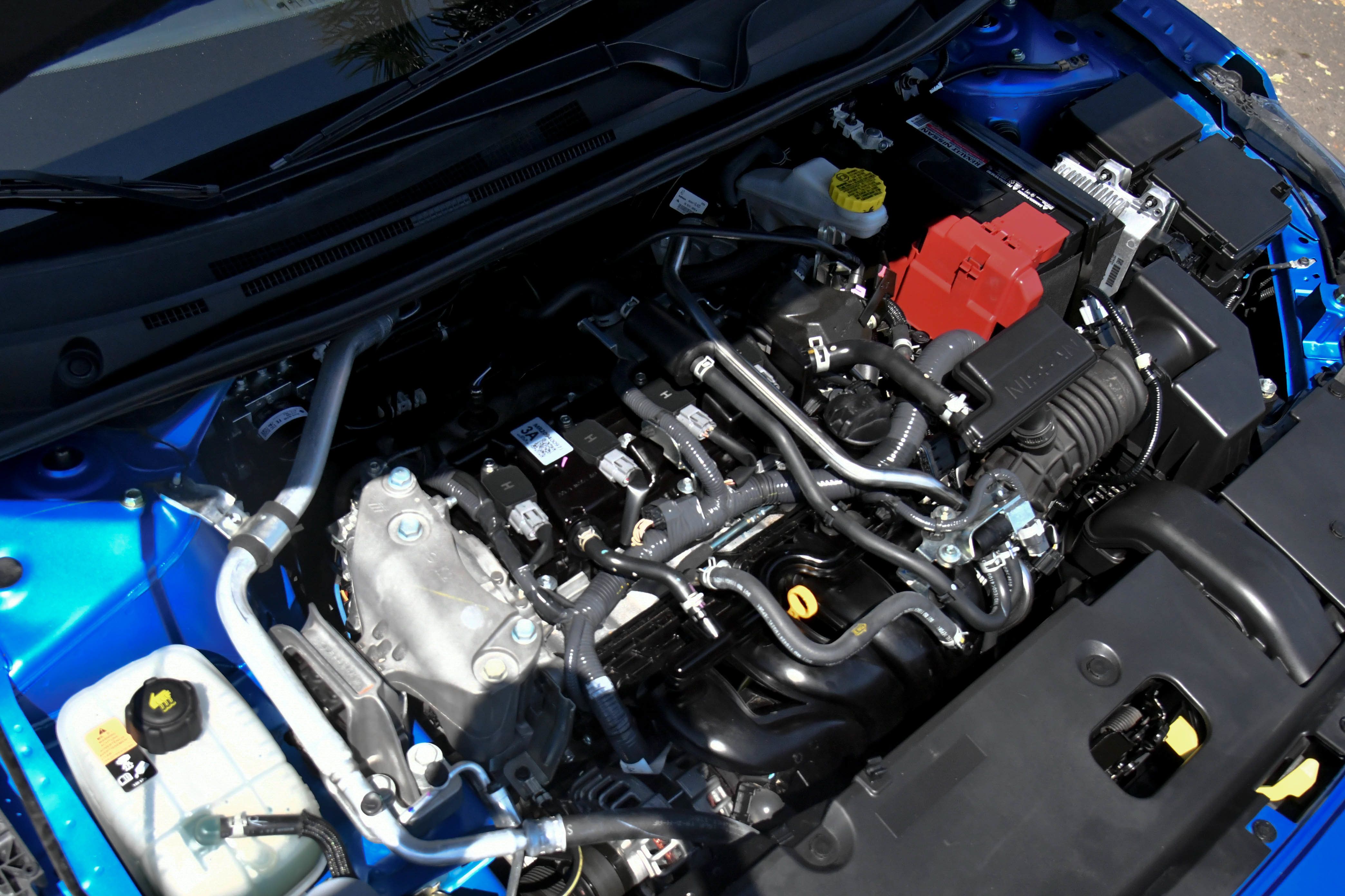 Used 2025 Nissan Sentra SV FWD image 40