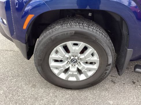 Used 2022 Nissan Frontier SV image 9