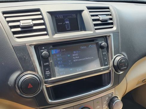 Used 2013 Toyota Highlander 4WD w/ Cold Weather Pkg image 23