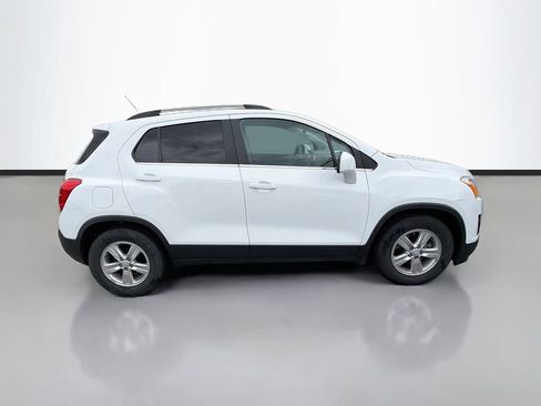 Used 2015 Chevrolet Trax LT w/ LT Sun and Sound Package FWD image 9