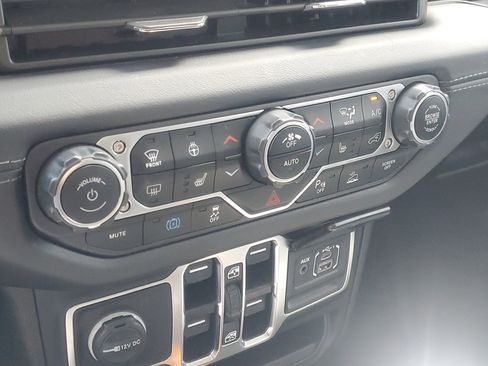 Used 2024 Jeep Wrangler Sahara w/ Safety Group image 26