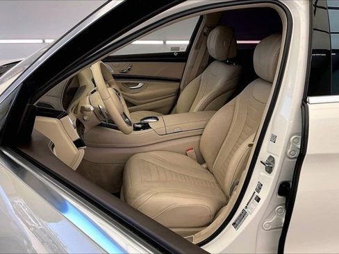 Used 2019 Mercedes-Benz S 560 Sedan image 18