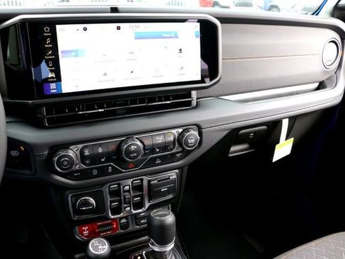 New 2026 Jeep Gladiator Mojave image 13