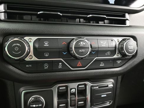 New 2026 Jeep Gladiator Willys image 19