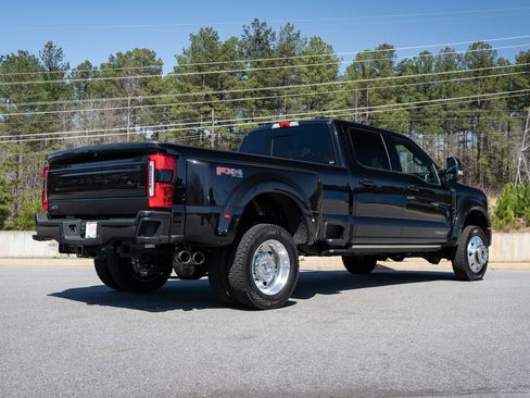 Used 2025 Ford F450 Platinum w/ FX4 Off-Road Package image 50