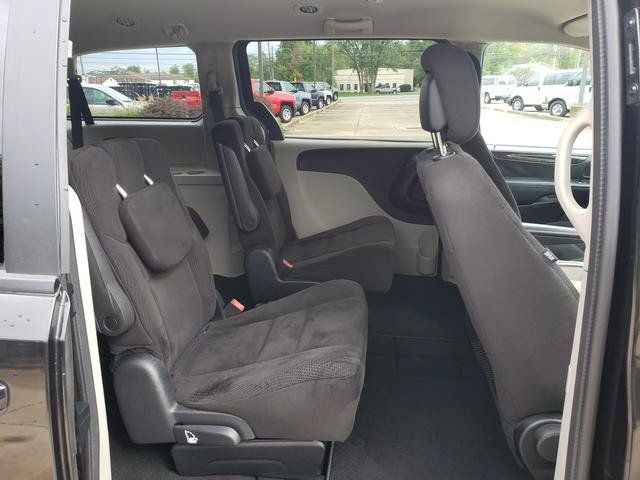 Used 2016 Dodge Grand Caravan SXT FWD image 16