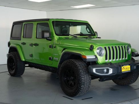 Used 2020 Jeep Wrangler Unlimited Sahara w/ Uconnect 4C Nav & Sound Group AWD/4WD image 2