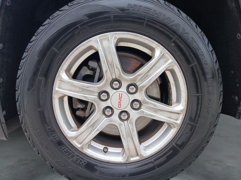 Used 2019 GMC Acadia SLE FWD image 15