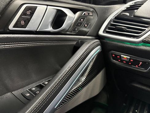 Used 2020 BMW X6 M50i image 23