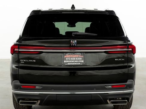 Used 2025 Buick Enclave Preferred image 12