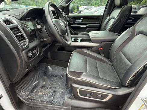 Used 2024 RAM 1500 Laramie AWD/4WD image 16