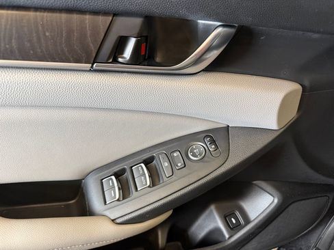 Used 2019 Honda Accord EX image 20
