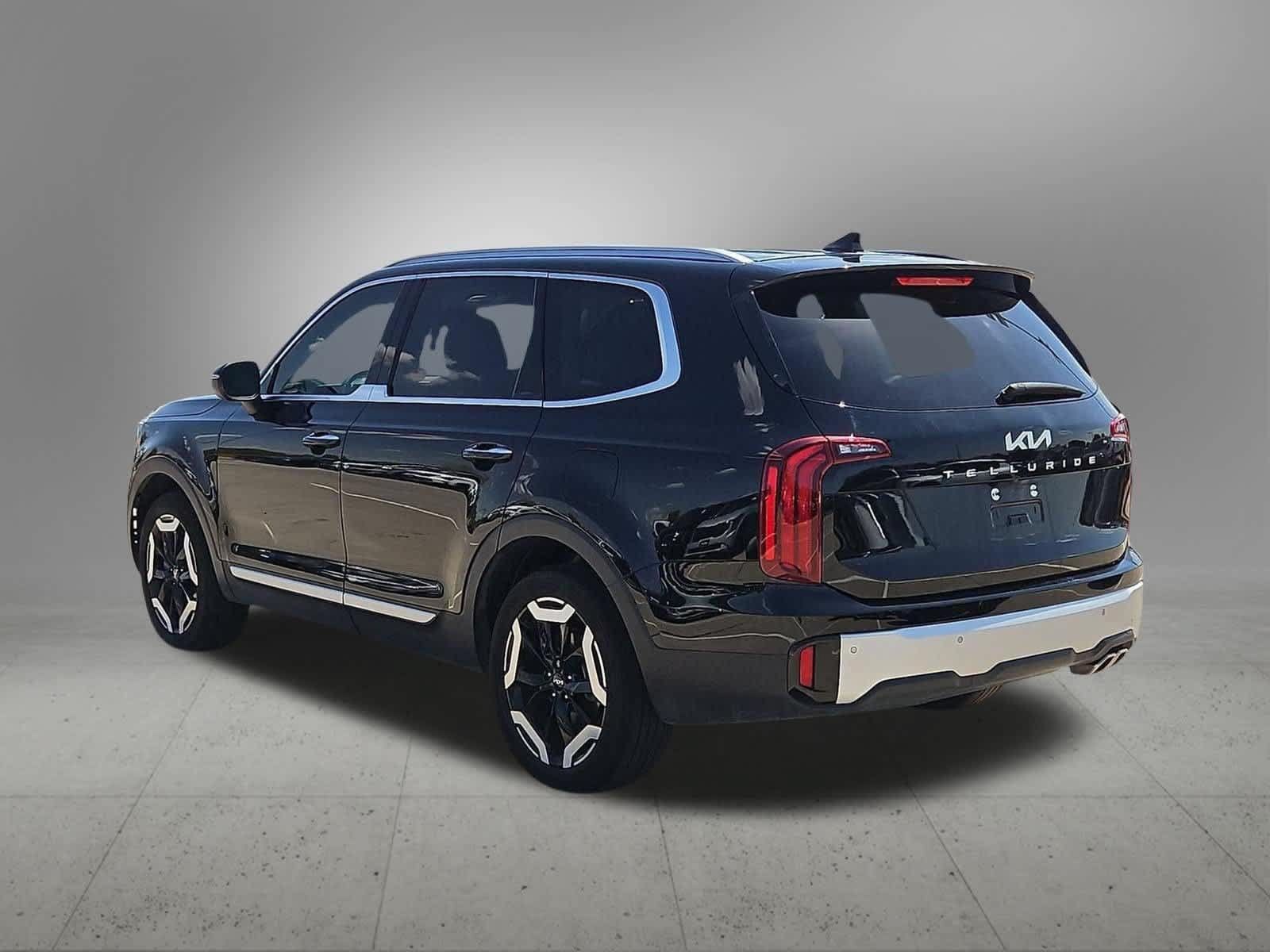 Certified 2024 Kia Telluride S FWD image 4