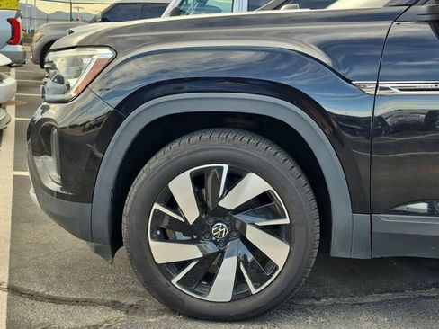 Used 2024 Volkswagen Atlas Cross Sport SE FWD image 5