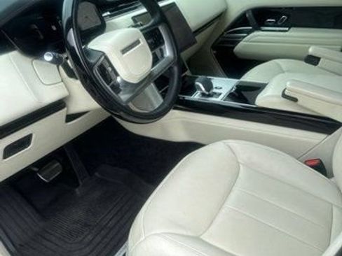 Used 2024 Land Rover Range Rover SE AWD/4WD image 11